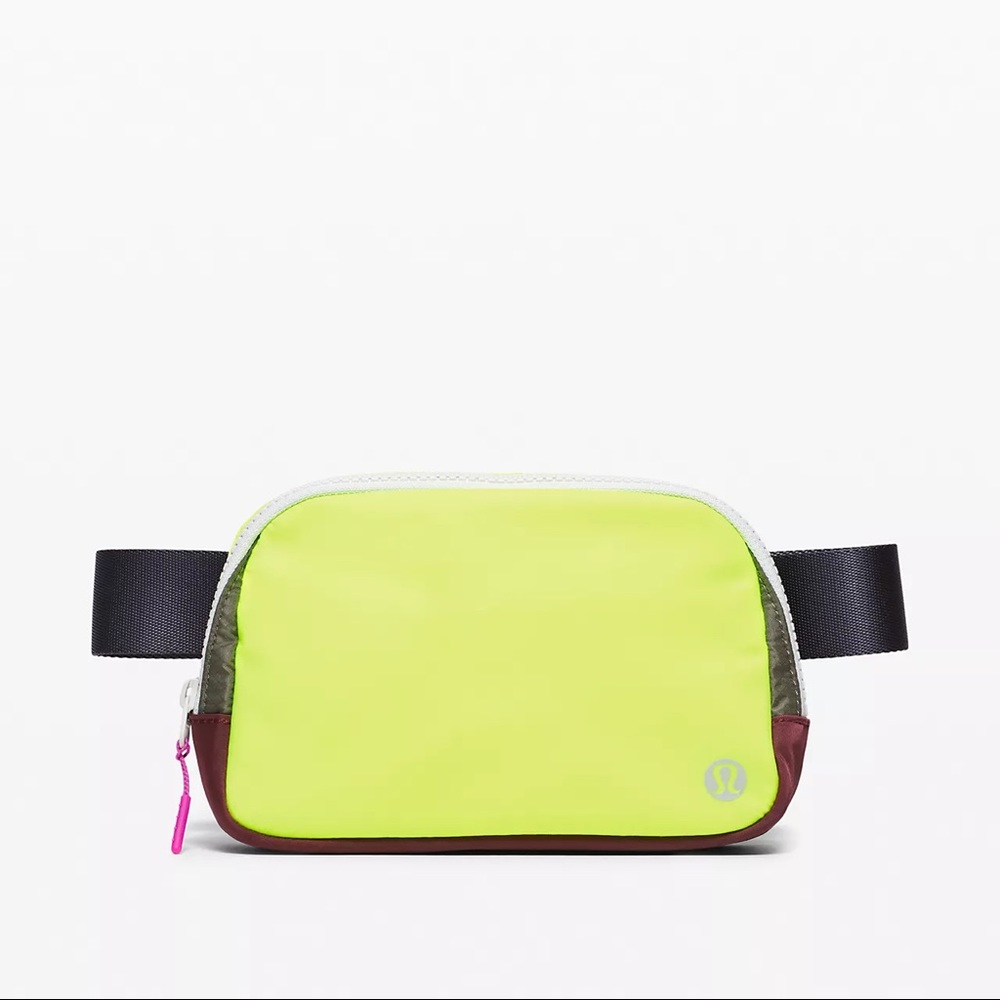 Lululemon Everywhere Belt Bag